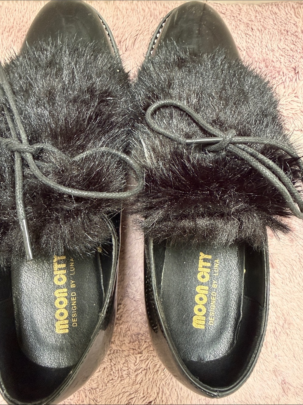 Women’s Black Fur-Trim Patent Leather Dress Shoes - Picture 4 of 6